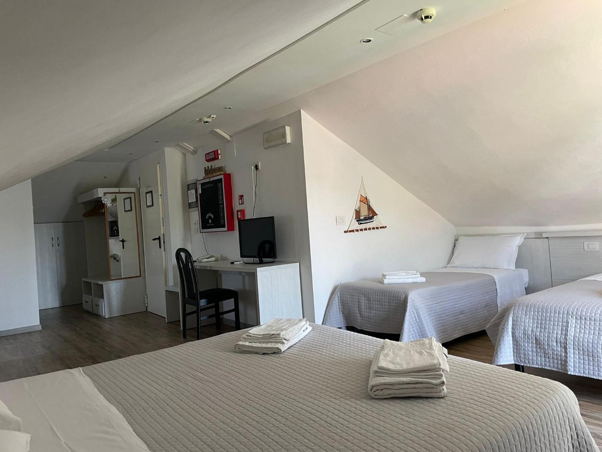 Hawaii Bed And Coffee 2* Riccione