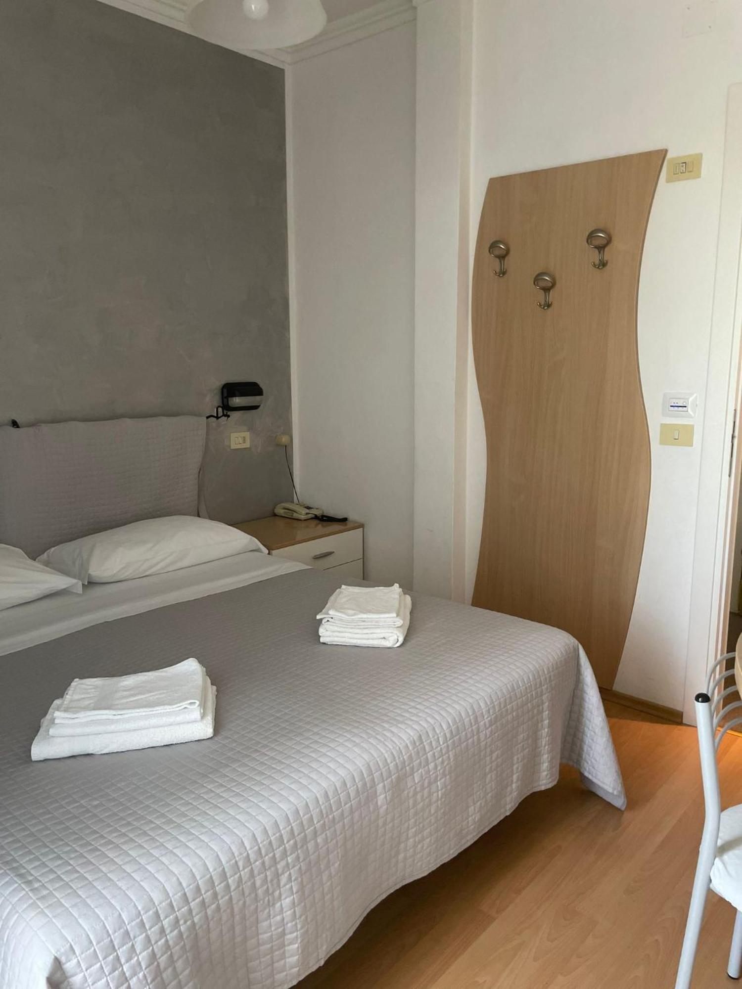Hawaii Bed And Coffee Hotel Riccione